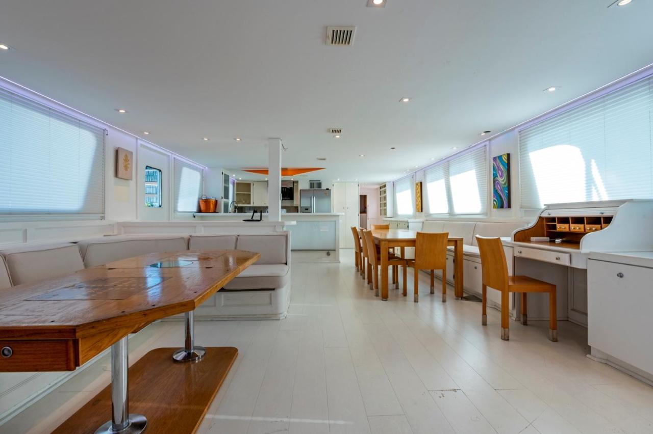 Luxury Boat Hotel Sant Adrià de Besòs Extérieur photo