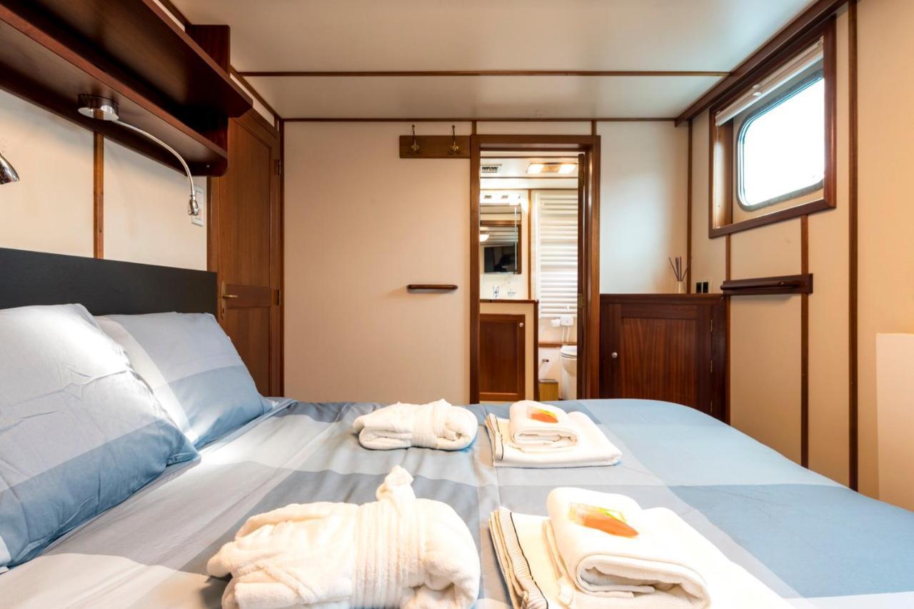 Luxury Boat Hotel Sant Adrià de Besòs Extérieur photo