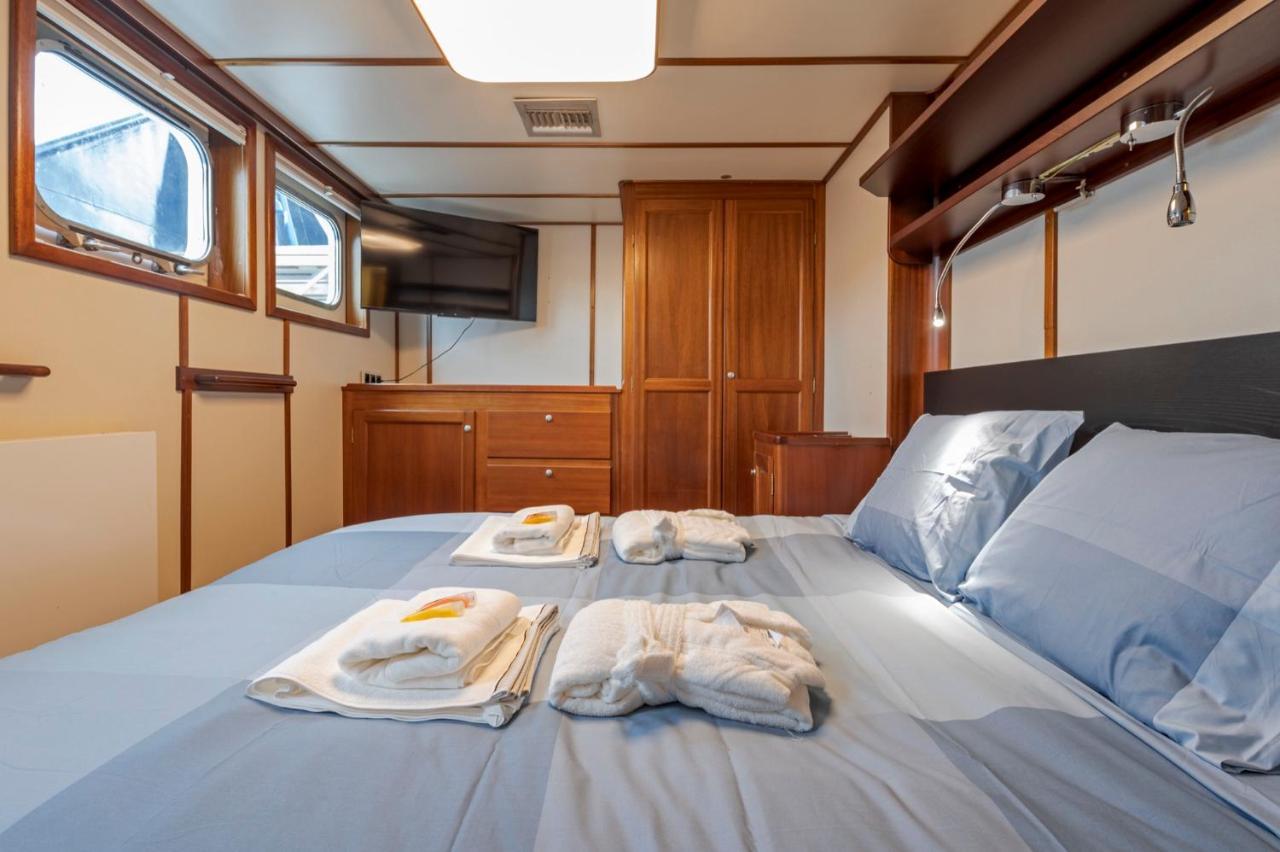 Luxury Boat Hotel Sant Adrià de Besòs Extérieur photo