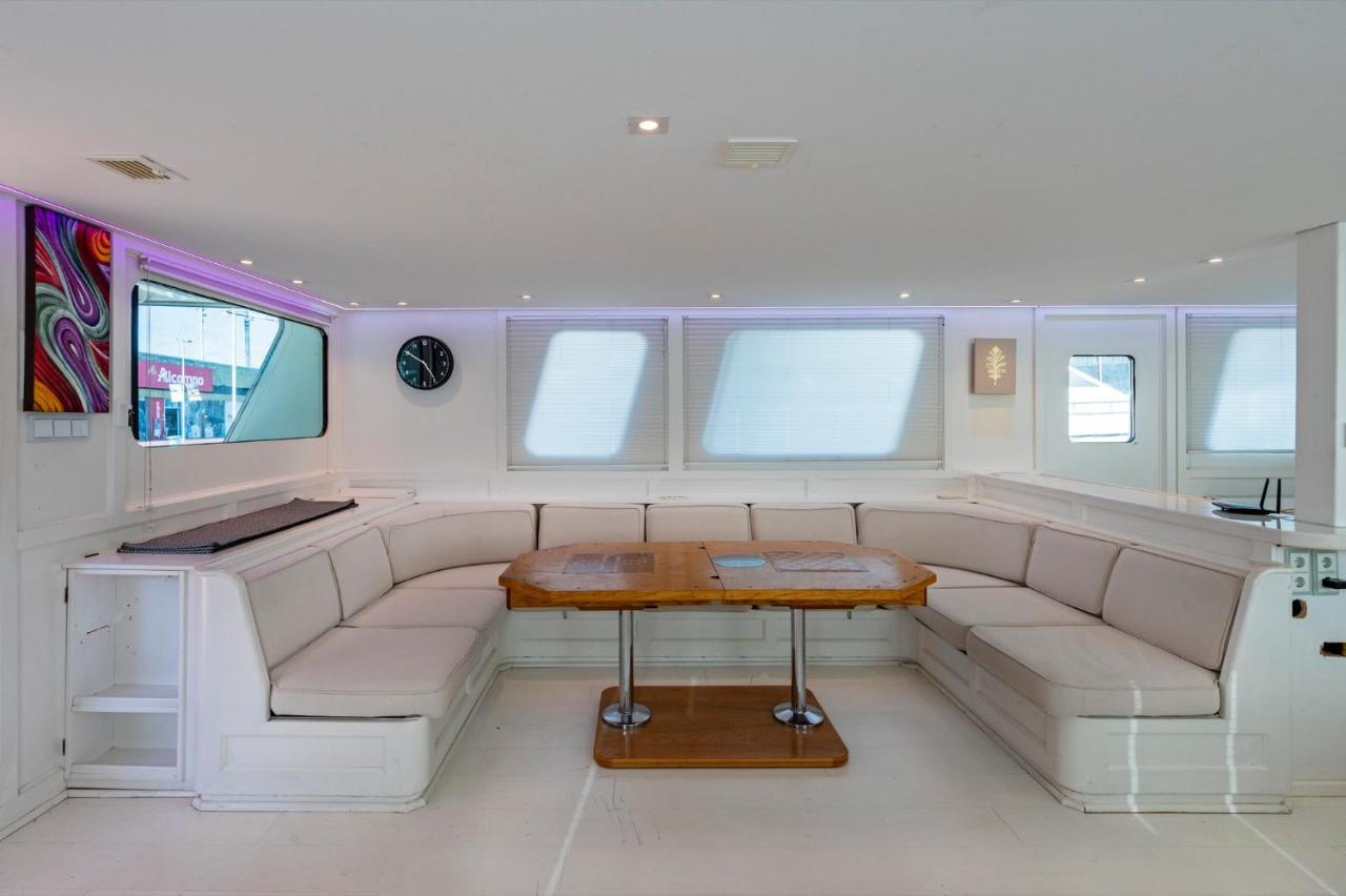 Luxury Boat Hotel Sant Adrià de Besòs Extérieur photo