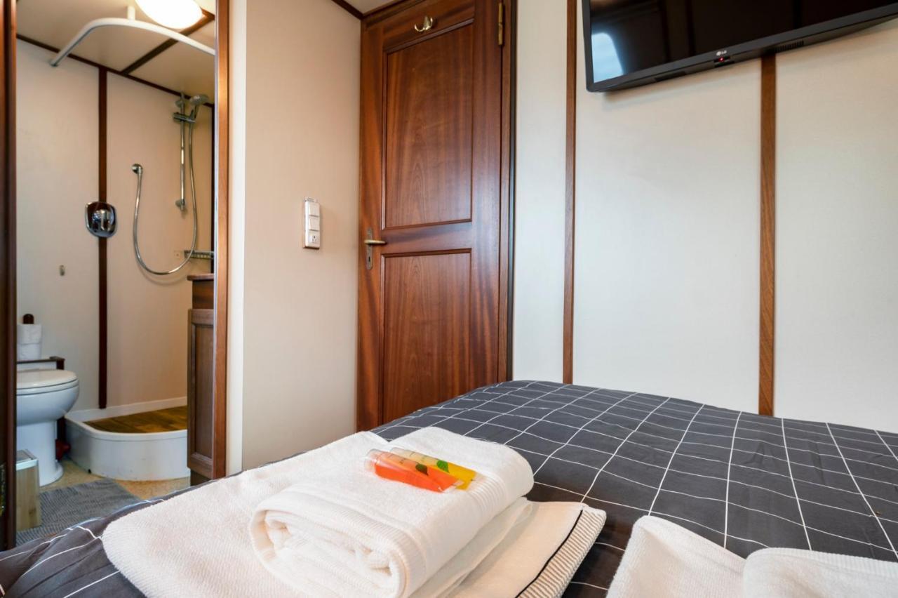 Luxury Boat Hotel Sant Adrià de Besòs Extérieur photo