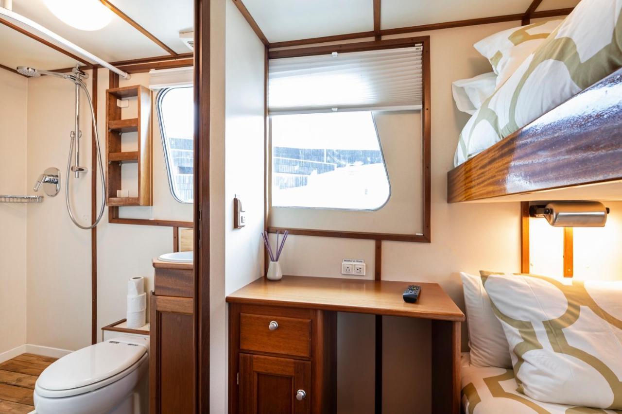 Luxury Boat Hotel Sant Adrià de Besòs Extérieur photo