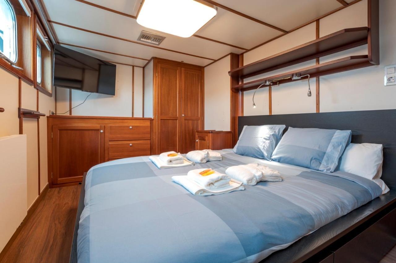Luxury Boat Hotel Sant Adrià de Besòs Extérieur photo